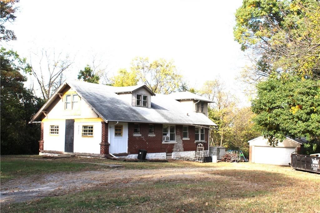 5130 Muncie Drive, Kansas City, KS 66102