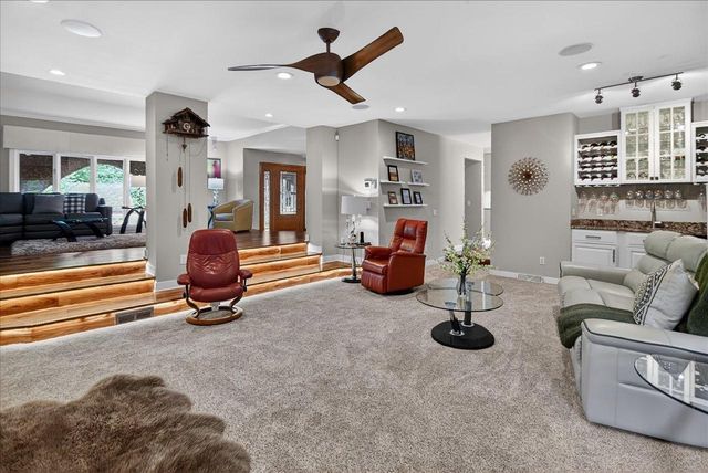 6207 Indian Mound Drive, Mcfarland, WI 53558