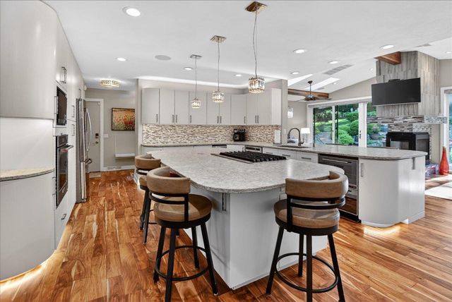 6207 Indian Mound Drive, Mcfarland, WI 53558