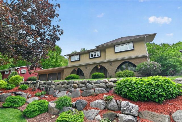 6207 Indian Mound Drive, Mcfarland, WI 53558