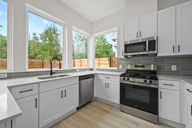 2000 Riverside Farms RD 18101, Austin, TX 78741