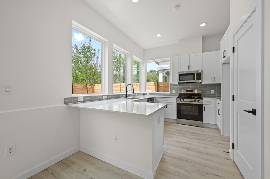 2000 Riverside Farms RD 18101, Austin, TX 78741