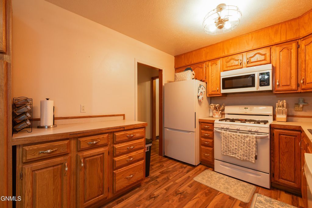502 14th Street NW, Mandan, ND 58554 photo 5