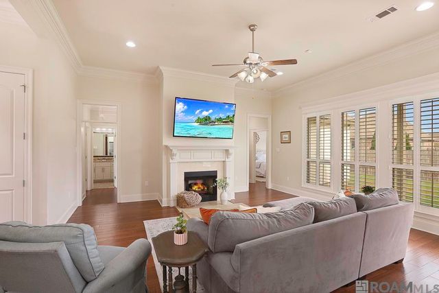 7323 Bessie Dr, Denham Springs, LA 70706