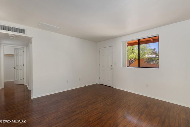 350 N Silverbell Rd Apt 191, Tucson, AZ 85745