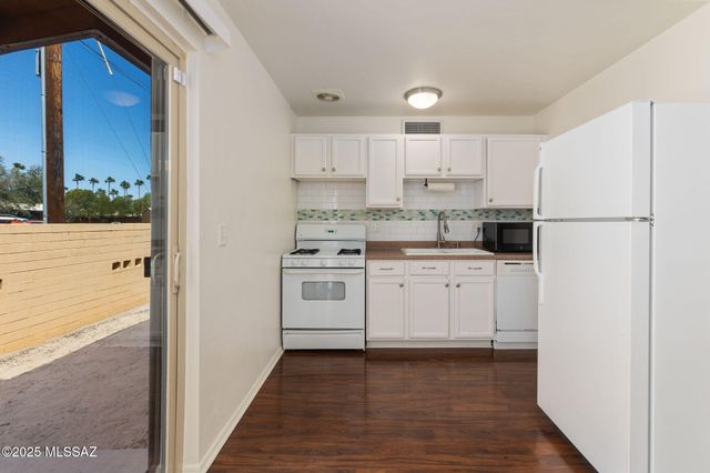 350 N Silverbell Rd Apt 191, Tucson, AZ 85745