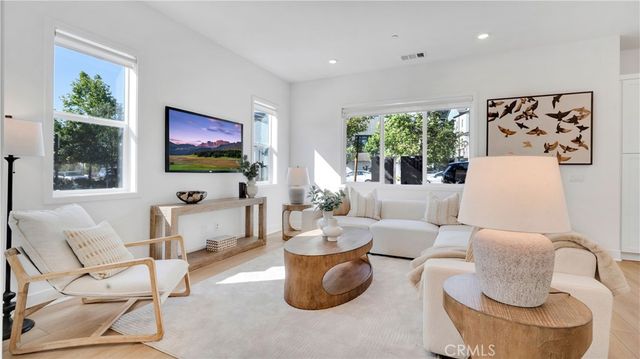 157 Sawbuck, Irvine, CA 92618