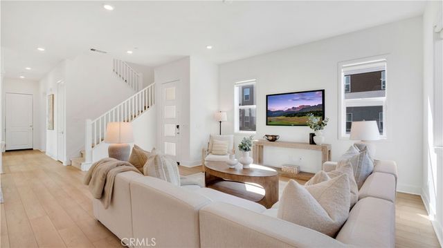 157 Sawbuck, Irvine, CA 92618