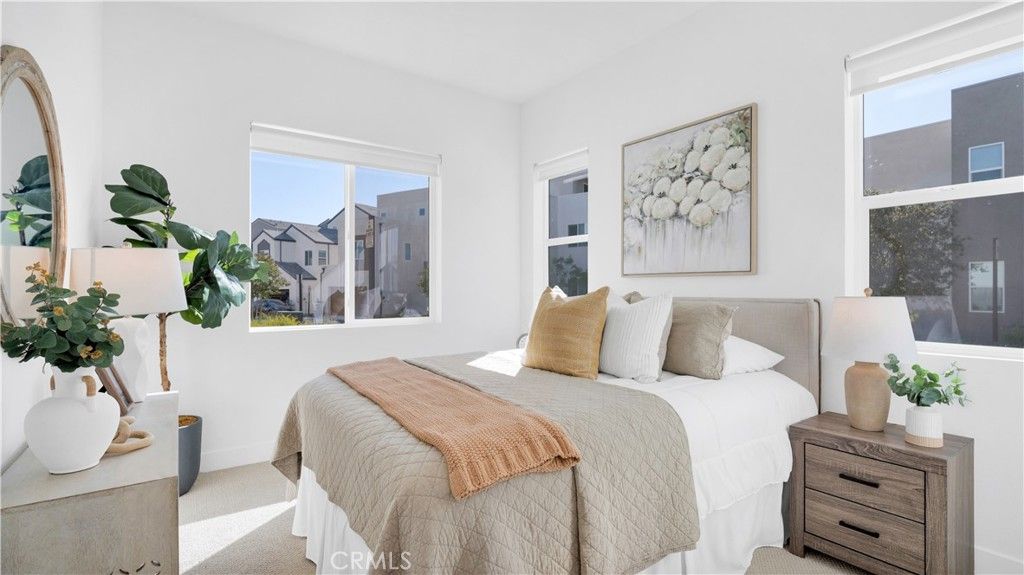 Image 12 of property listing at 157 Sawbuck, Irvine, CA 92618