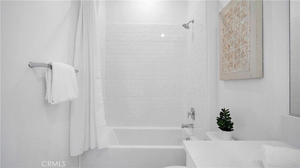 Image 15 of property listing at 157 Sawbuck, Irvine, CA 92618