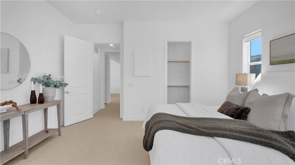 Image 17 of property listing at 157 Sawbuck, Irvine, CA 92618
