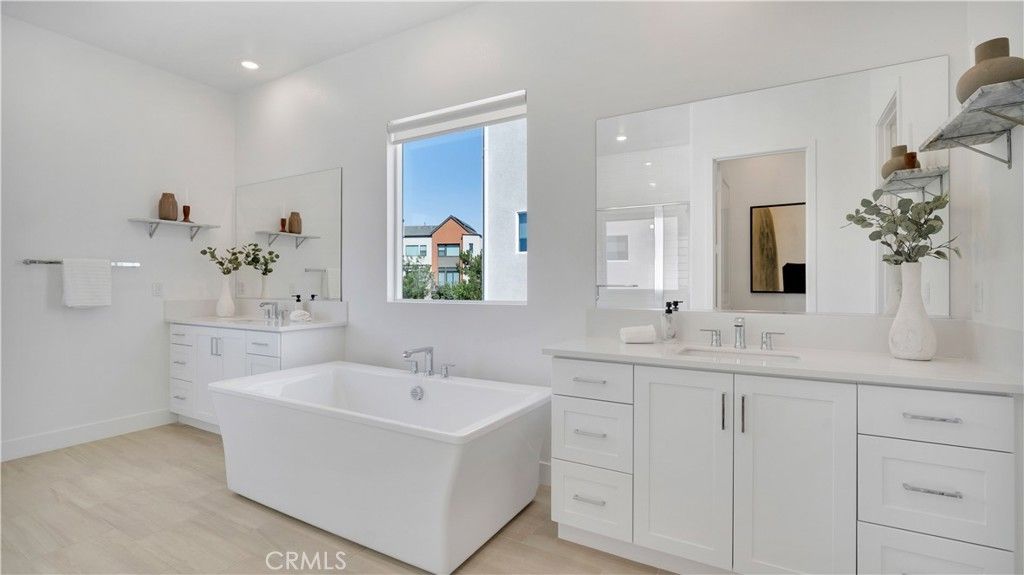 Image 20 of property listing at 157 Sawbuck, Irvine, CA 92618