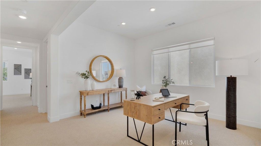 Image 25 of property listing at 157 Sawbuck, Irvine, CA 92618