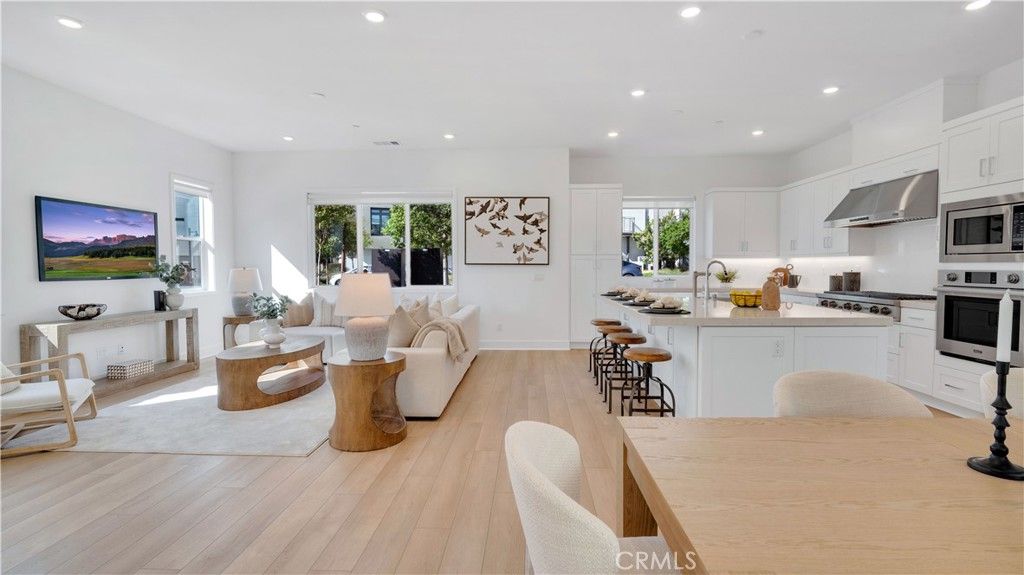Image 9 of property listing at 157 Sawbuck, Irvine, CA 92618