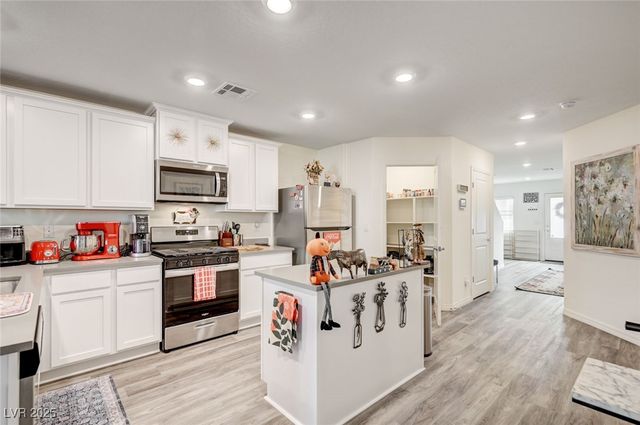 1624 Desert Path Avenue, North Las Vegas, NV 89032