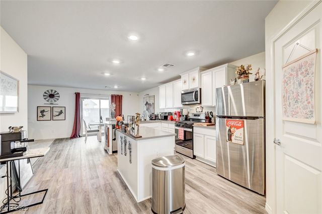 1624 Desert Path Avenue, North Las Vegas, NV 89032