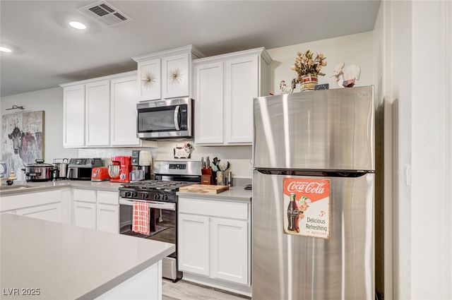 1624 Desert Path Avenue, North Las Vegas, NV 89032