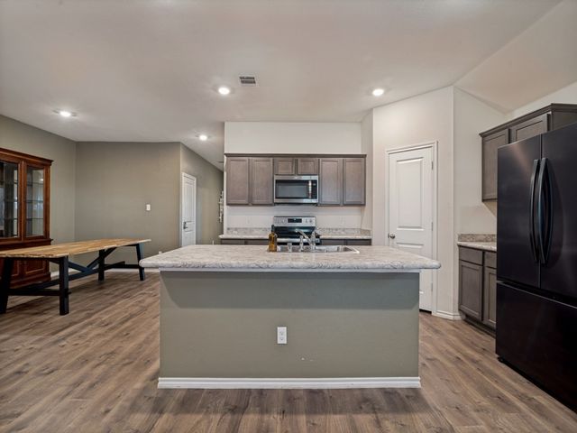 709 Darlington Oak Avenue, Royse City, TX 75189