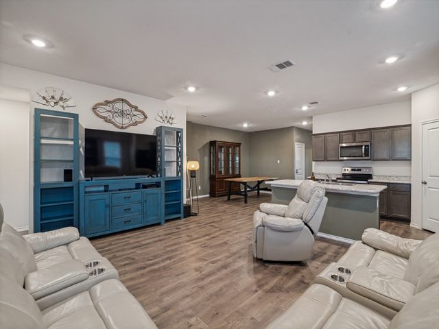 709 Darlington Oak Avenue, Royse City, TX 75189