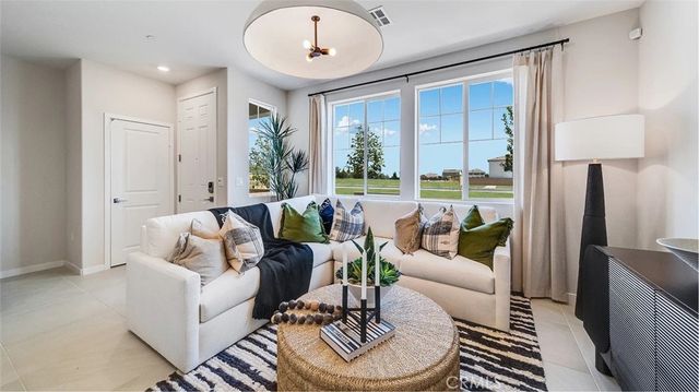 2697 Cloudview Privado, Ontario, CA 91761