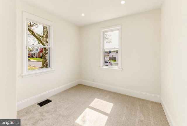 439 DEMOCRAT RD, Gibbstown, NJ 08027