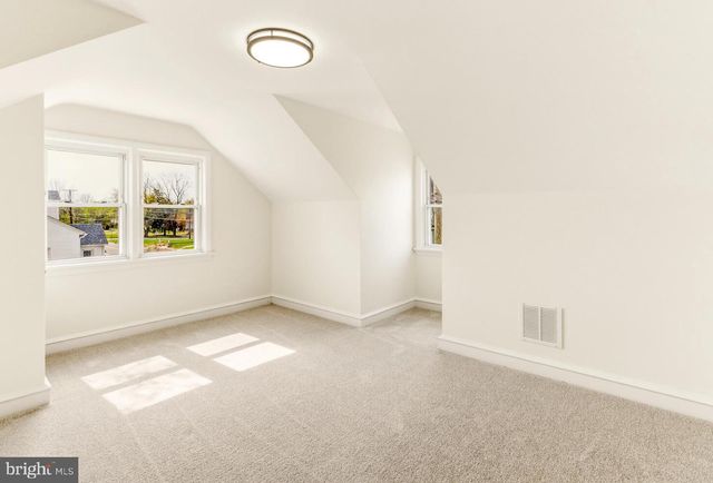 439 DEMOCRAT RD, Gibbstown, NJ 08027