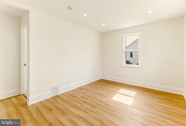 439 DEMOCRAT RD, Gibbstown, NJ 08027