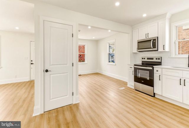 439 DEMOCRAT RD, Gibbstown, NJ 08027