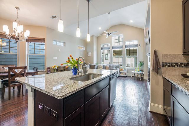 769 Waverly Street, Houston, TX 77007