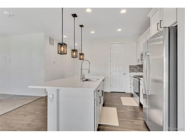 22330 E Mansfield Pl, Aurora, CO 80018