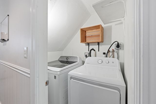 14 Saint Elmo Rd, Worcester, MA 01602