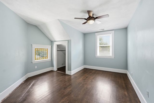 14 Saint Elmo Rd, Worcester, MA 01602