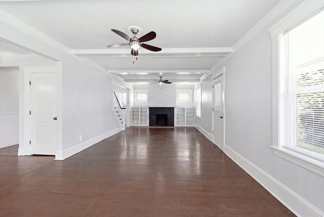 14 Saint Elmo Rd, Worcester, MA 01602