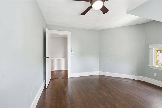 14 Saint Elmo Rd, Worcester, MA 01602