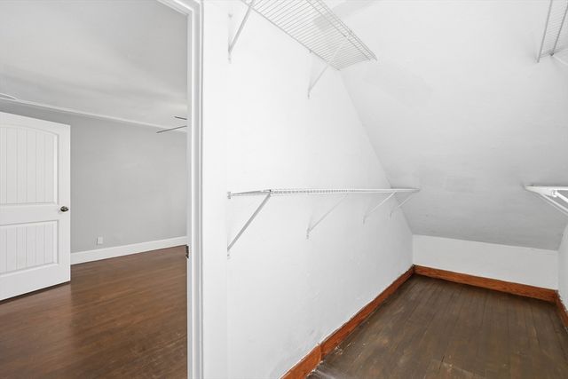 14 Saint Elmo Rd, Worcester, MA 01602