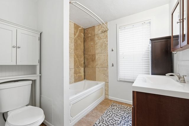 14 Saint Elmo Rd, Worcester, MA 01602