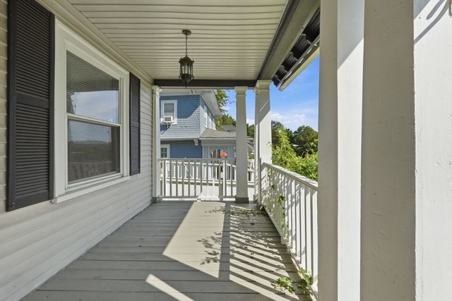 14 Saint Elmo Rd, Worcester, MA 01602