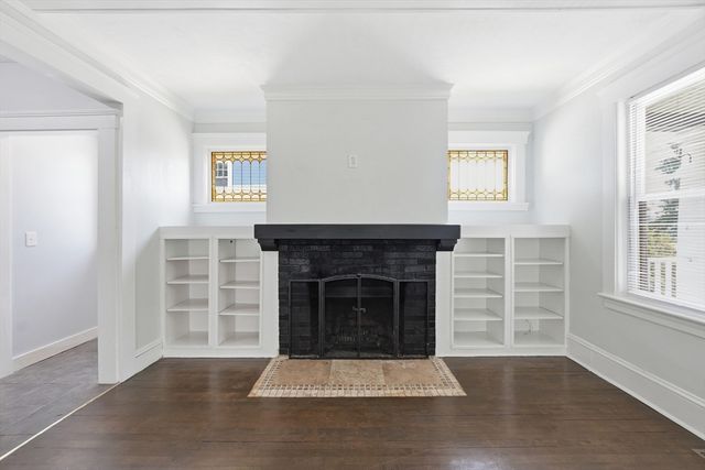 14 Saint Elmo Rd, Worcester, MA 01602