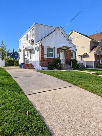 24 N Montgomery Street, Valley Stream, NY 11580