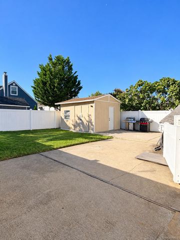24 N Montgomery Street, Valley Stream, NY 11580