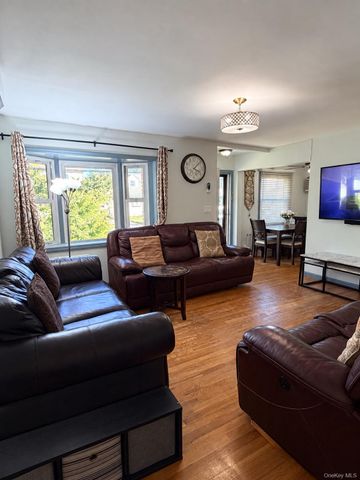 24 N Montgomery Street, Valley Stream, NY 11580