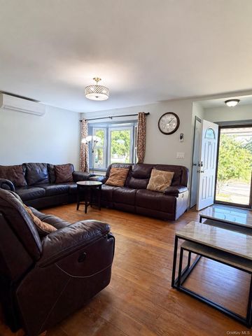 24 N Montgomery Street, Valley Stream, NY 11580