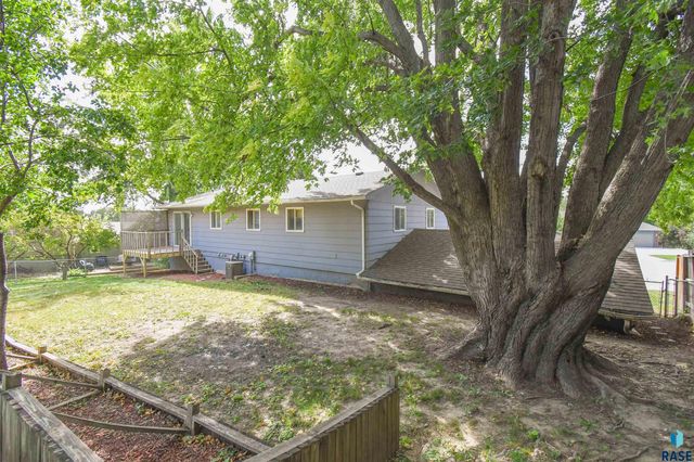 4504 S Cliff Ave, Sioux Falls, SD 57103