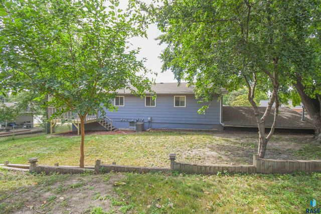 4504 S Cliff Ave, Sioux Falls, SD 57103