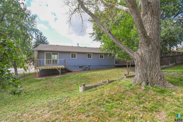 4504 S Cliff Ave, Sioux Falls, SD 57103