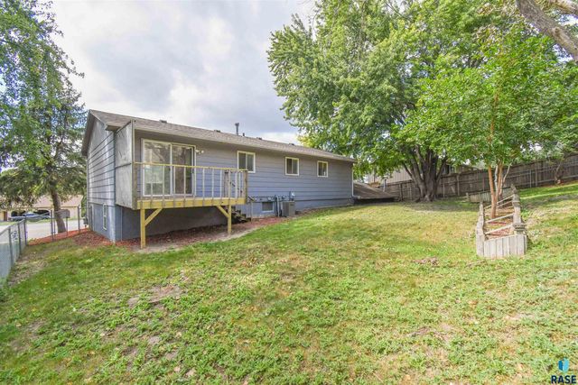 4504 S Cliff Ave, Sioux Falls, SD 57103