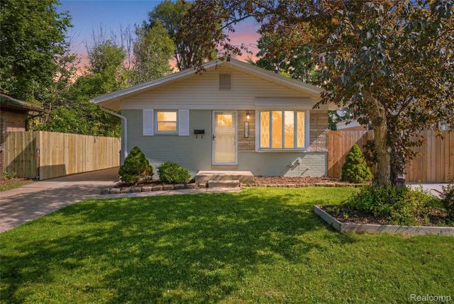 19597 Stafford Street, Clinton Charter Township, MI 48035