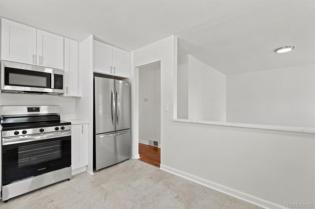 19597 Stafford Street, Clinton Charter Township, MI 48035