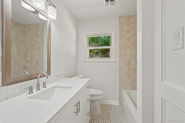 19597 Stafford Street, Clinton Charter Township, MI 48035