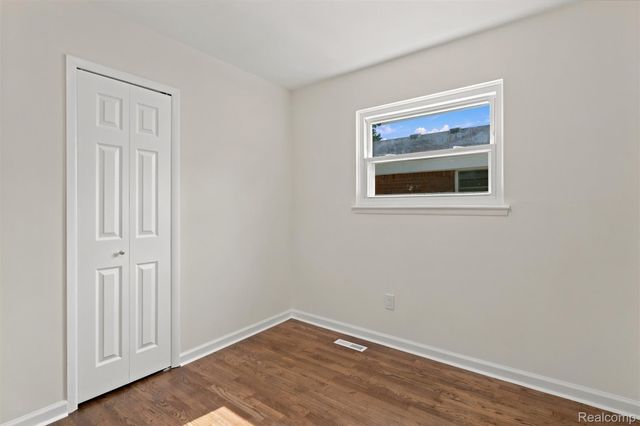 19597 Stafford Street, Clinton Charter Township, MI 48035